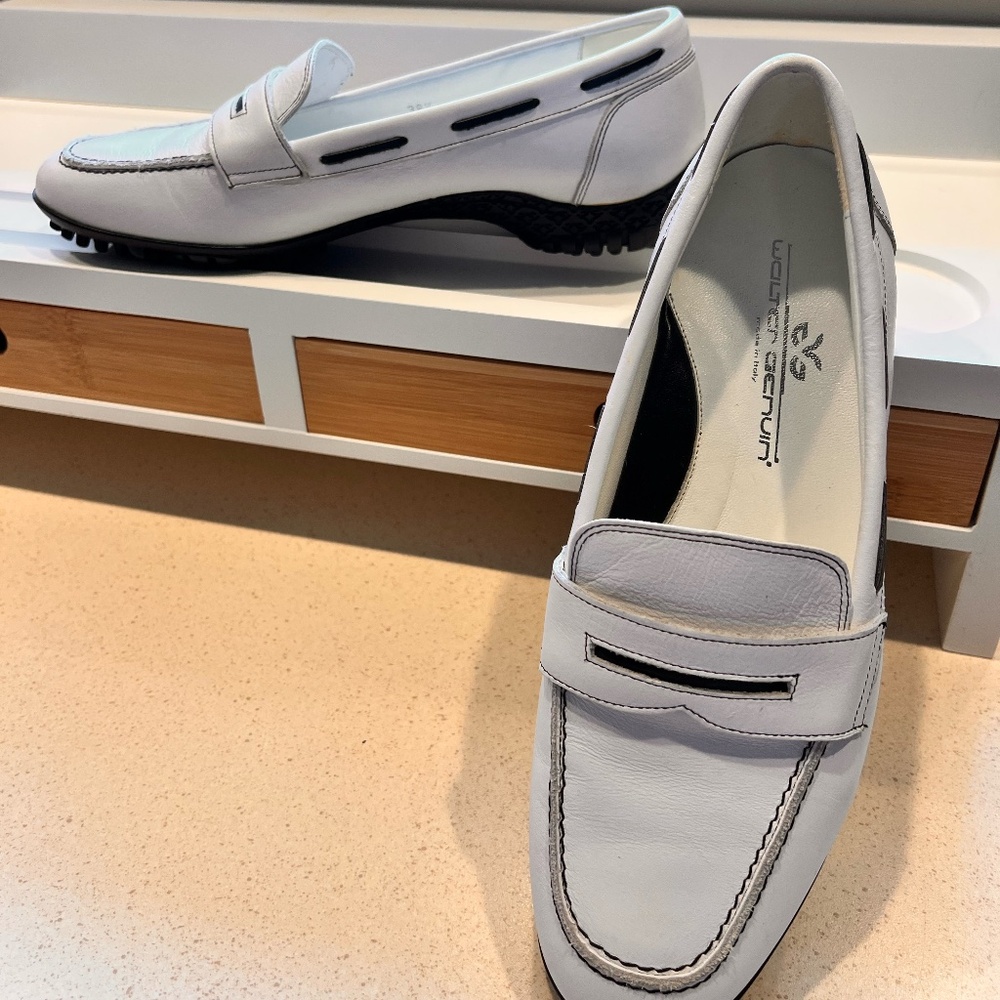 Womens golf shoes size 38.5